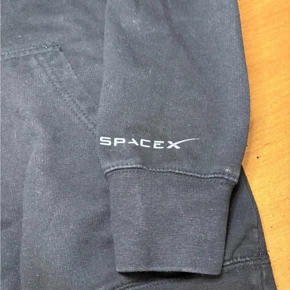 SpaceX Hoodie Tesla Roadster Space Orbiting Earth Falcon Heavy '18 used pre own - Picture 4 of 6